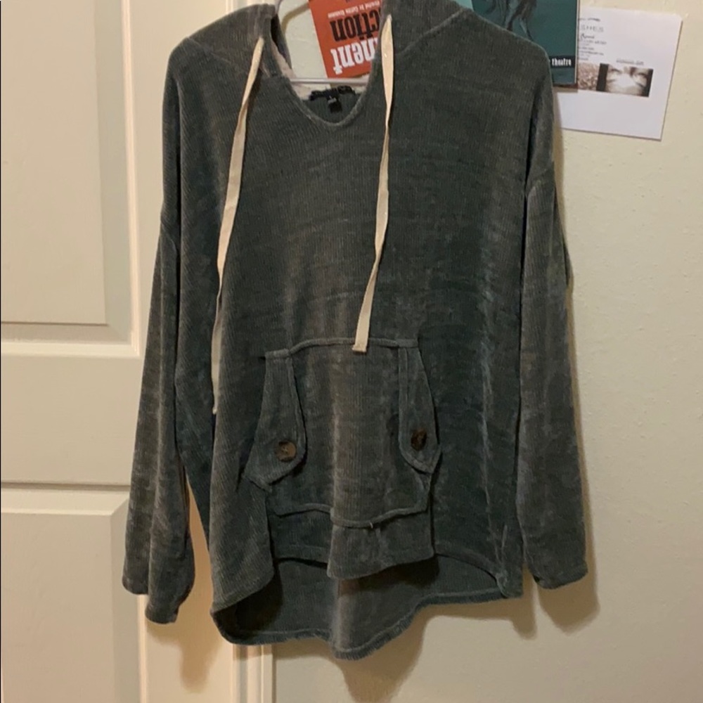 Oversized sweater with hoodie.